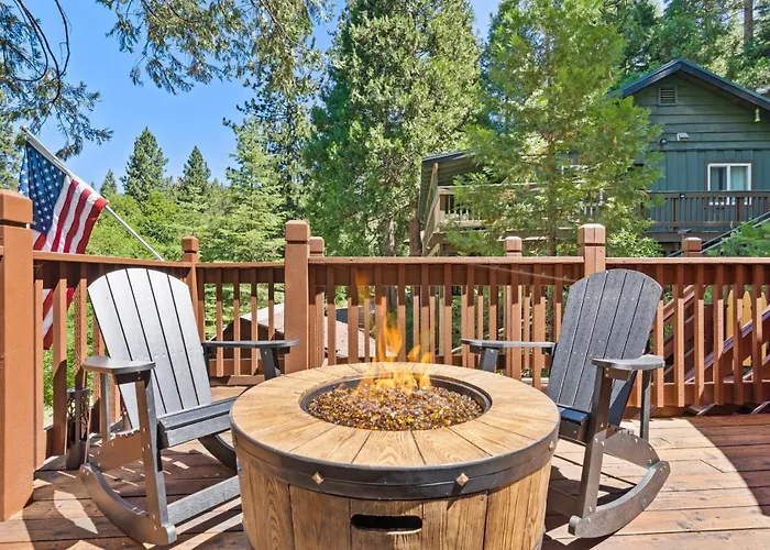 Lewis Creek Cabin Near Yosemite King Beds