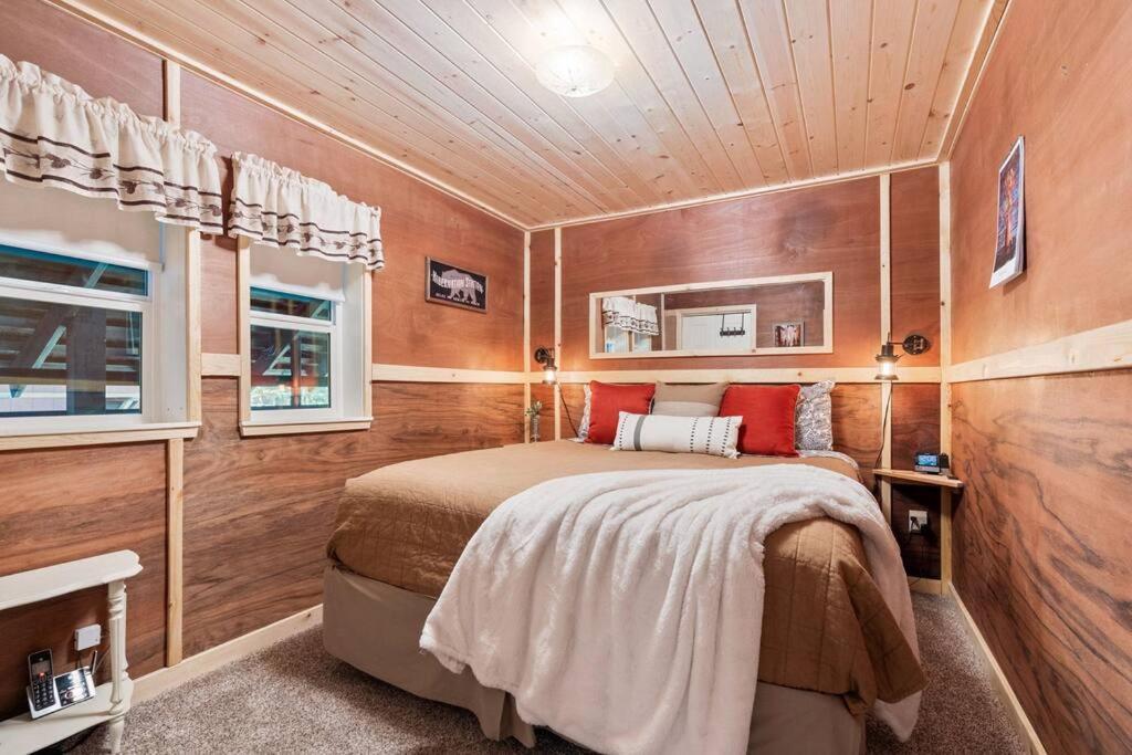 Holiday home Lewis Creek Near Yosemite King Beds