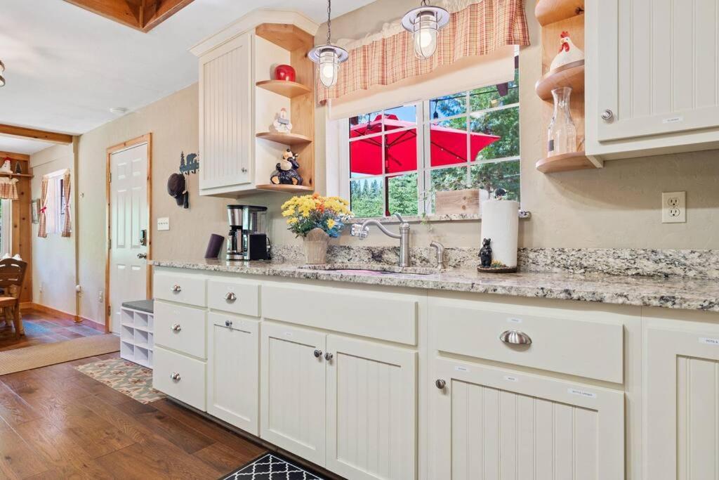 Holiday home Lewis Creek Near Yosemite King Beds *
