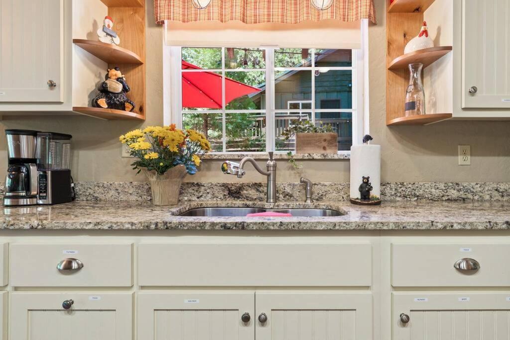 Holiday home Lewis Creek Near Yosemite King Beds *
